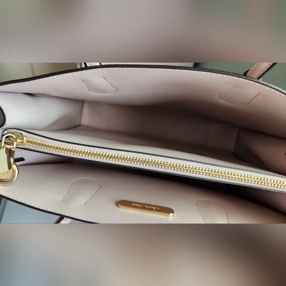 Michael Kors Mercer Large Convertible Leather Tote Bag (Soft Pink) NWT - Picture 3 of 8